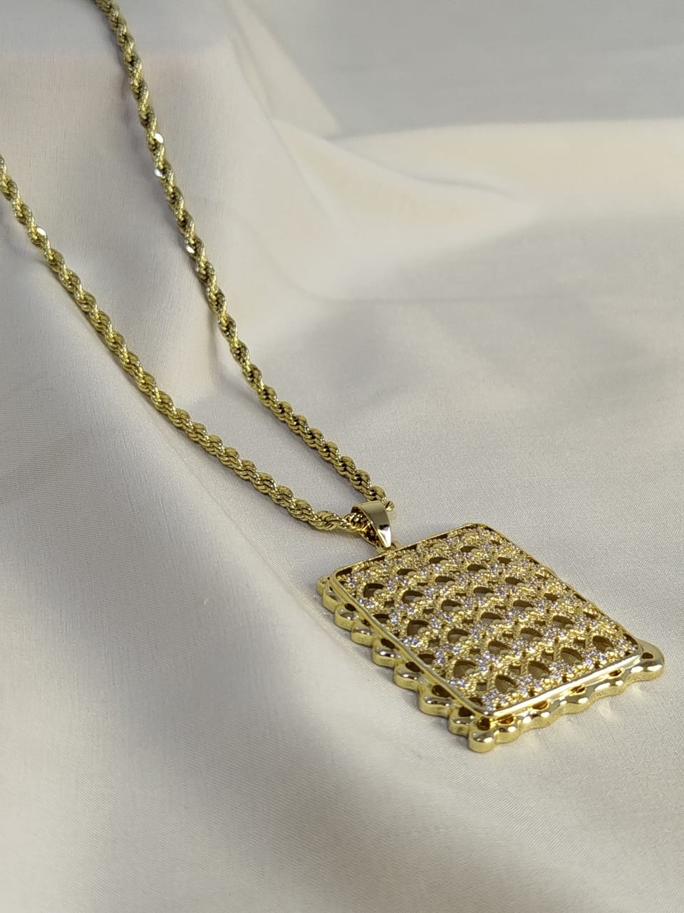 Collier pendentif Rectangle, Style Tendance