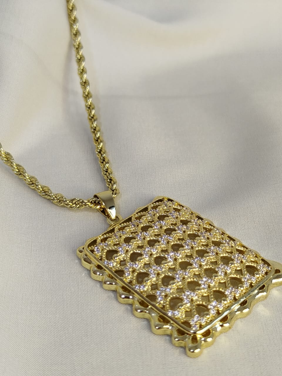 Collier pendentif Rectangle, Style Tendance